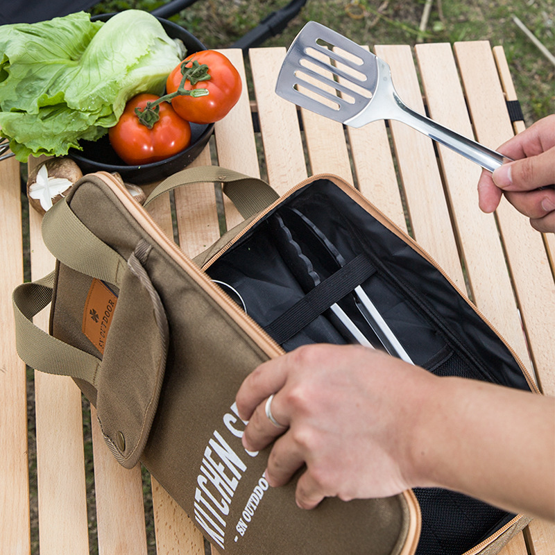 Outdoor Camping Uk - ชุดเครื่องครัวแคมป์ปิ้ง 8 ชิ้น พร้อมกระเป๋าพกพา อุปกรณ์ทำครัวสำหรับเดินทางกลางแจ้ง กระเป๋าเก็บของ